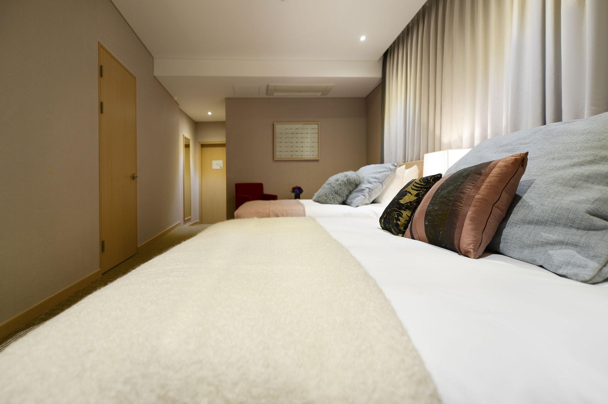 Hotel New Oriental Myeongdong Seoul Exterior photo